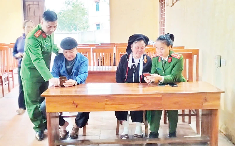 Củng cố lực lượng bảo đảm an ninh, trật tự ở cơ sở