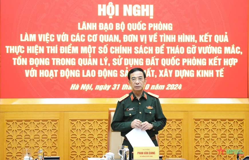 Đại tướng Phan Văn Giang chủ trì làm việc với các cơ quan, đơn vị về quản lý, sử dụng đất quốc phòng