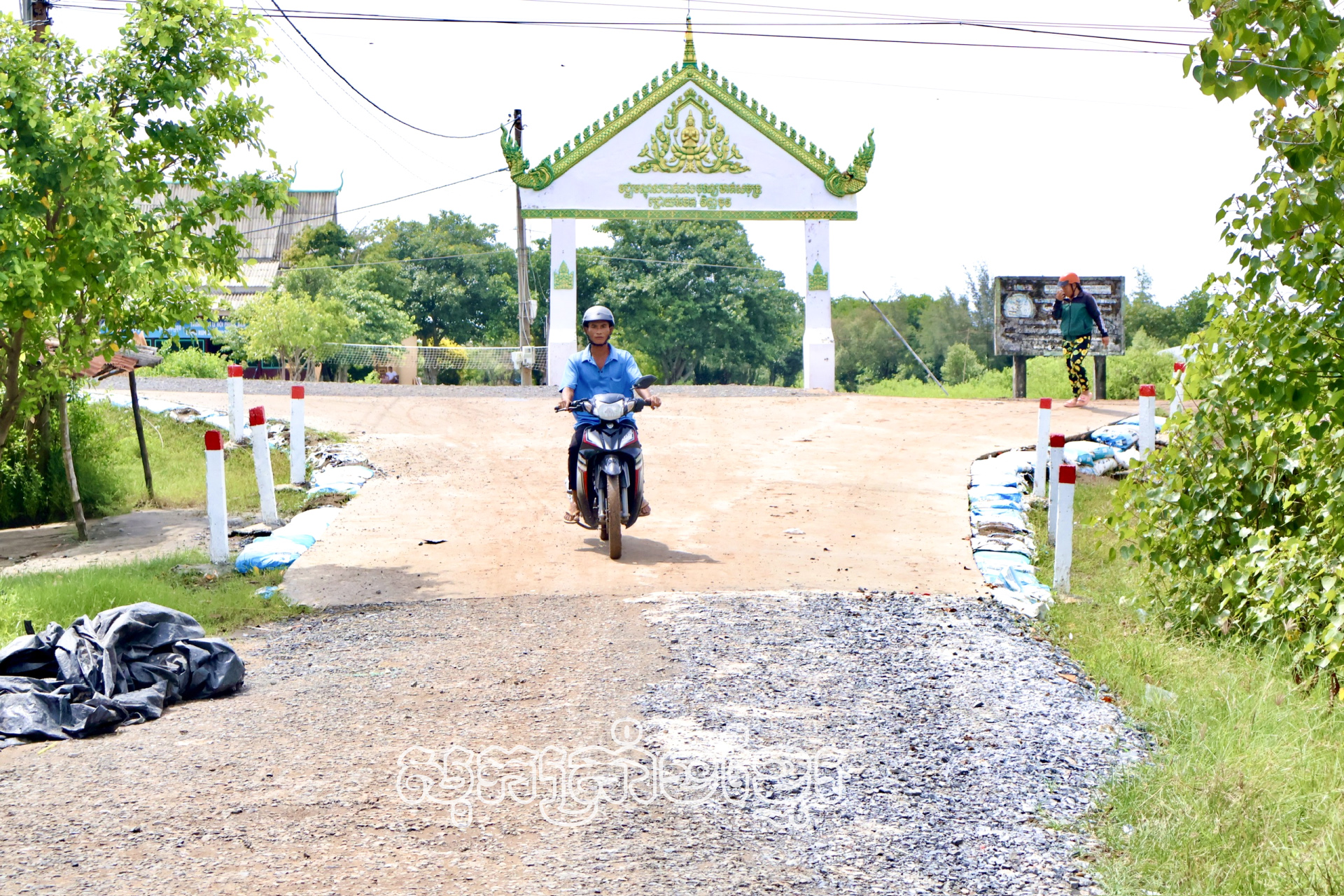 សម្រេចការជួសជុលផ្លូវដានបាក់ដីនៅអនុសង្កាត់ជ្រោយរំចេកសង្កាត់ទី២ទីរួមខេត្តវិញចូវ។