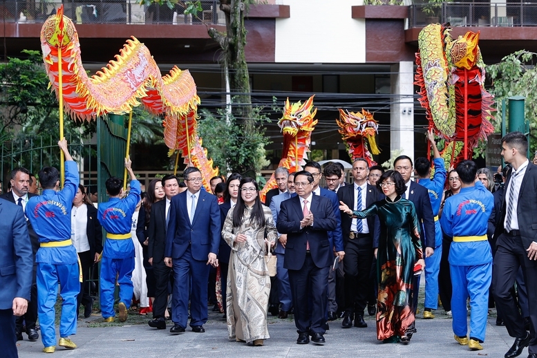 Thủ tướng Phạm Minh Chính và Phu nhân cùng đoàn đại biểu Việt Nam đến dự Ngày Việt Nam tại Brazil 