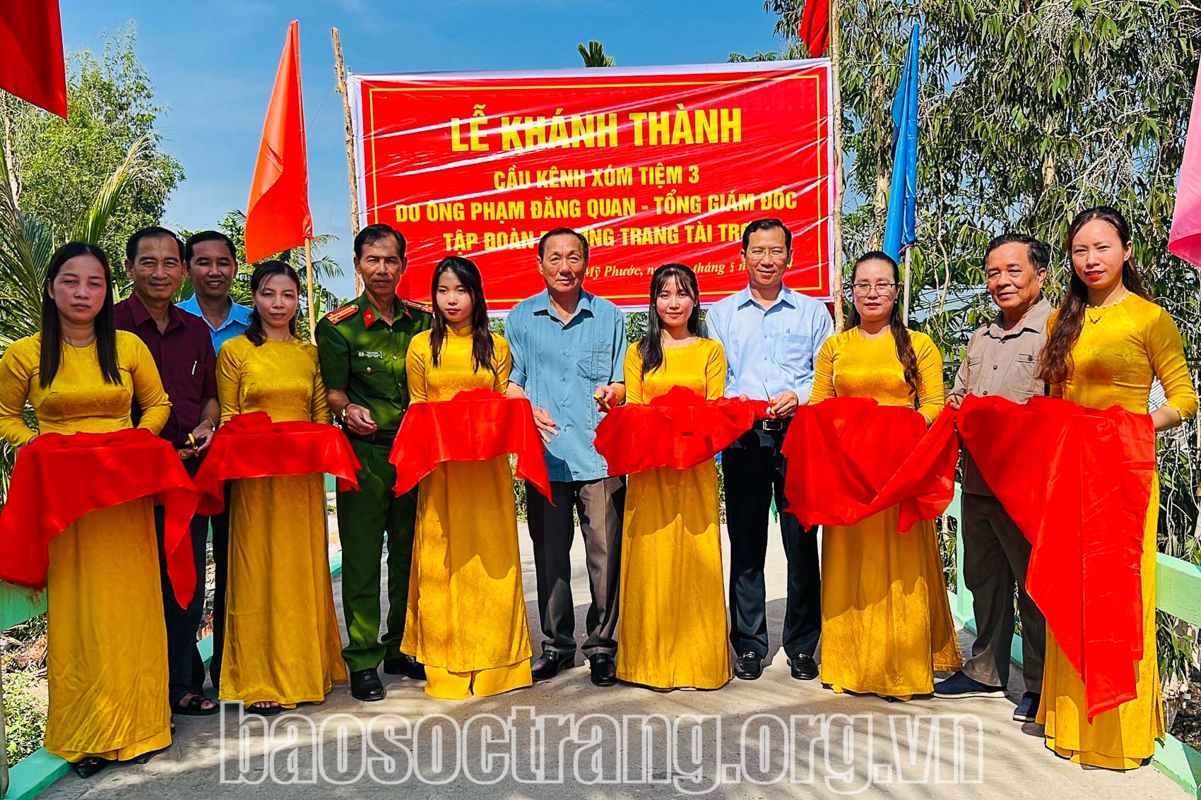 Thông qua công tác tuyên truyền đã tạo sự đồng thuận của người dân địa phương trong tham gia xây dựng nông thôn mới. Ảnh: TẤN PHÁT