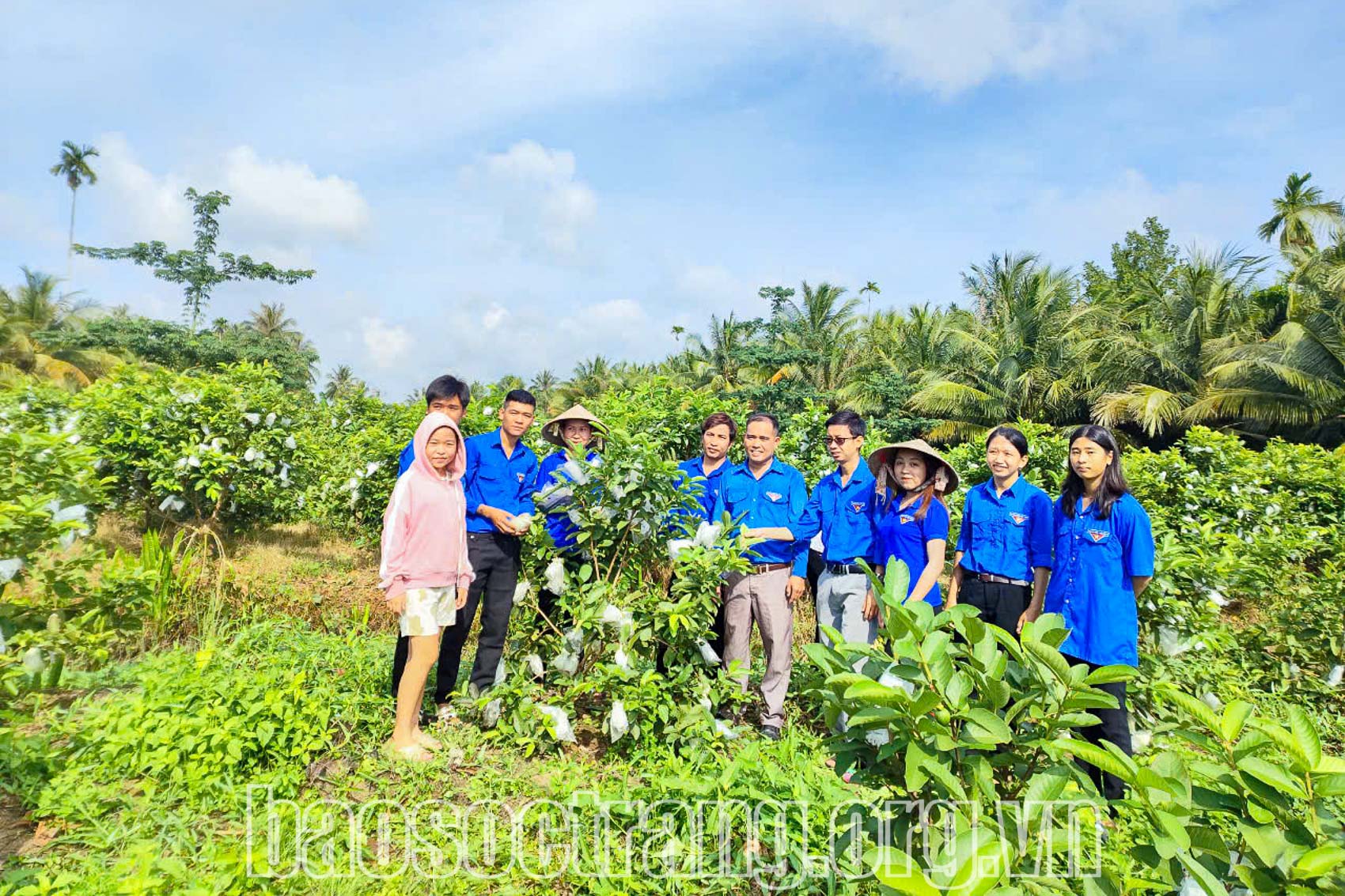 Việc tổ chức các chuyến đi tham quan thực tế mô hình trồng trọt, chăn nuôi giúp đoàn viên, thanh niên định hình cần làm gì trên con đường lập nghiệp. Ảnh: NGỌC HẢI