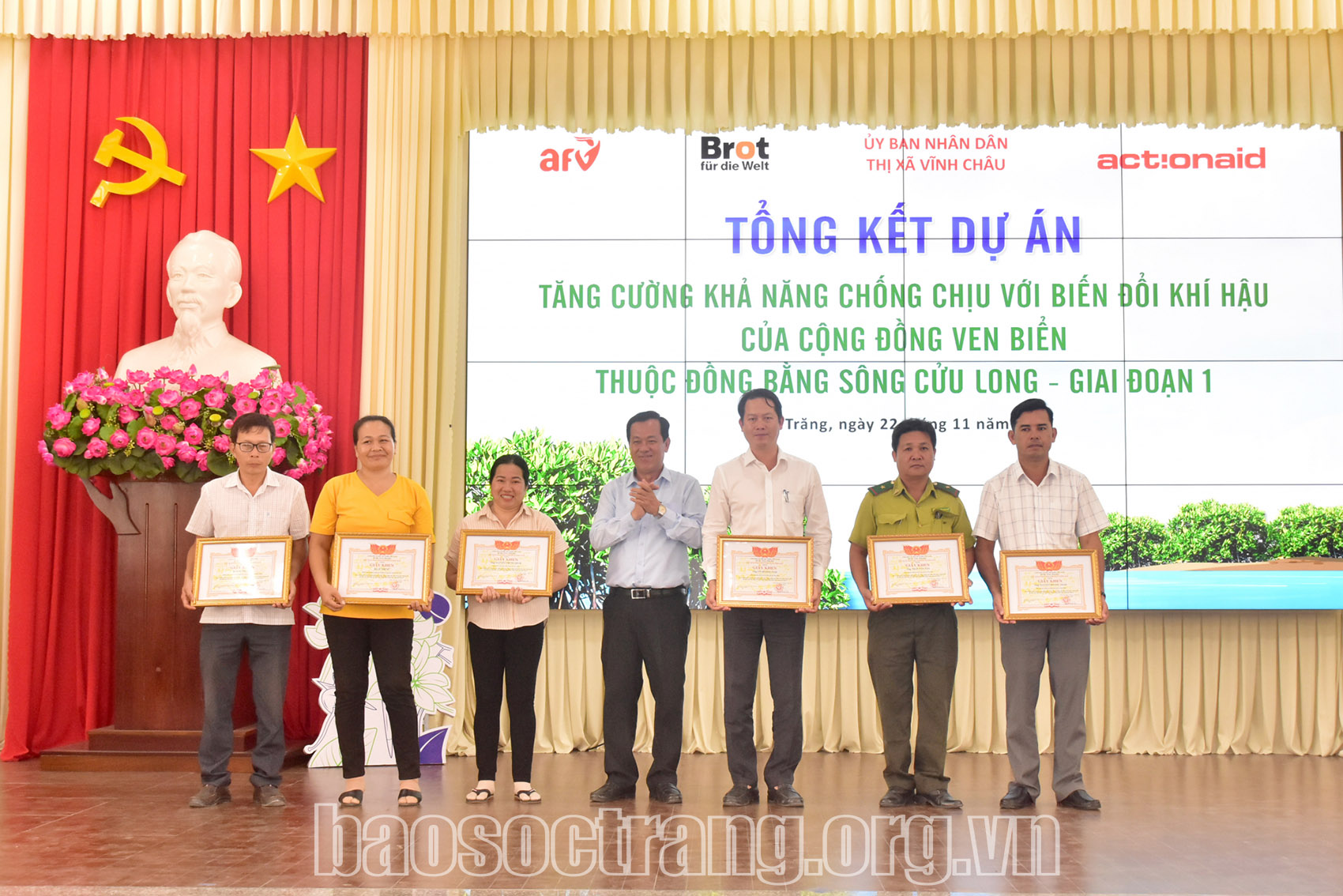 “Tăng cường khả năng chống chịu với biến đổi khí hậu của cộng đồng ven biển thuộc đồng bằng sông Cửu Long - giai đoạn 1”