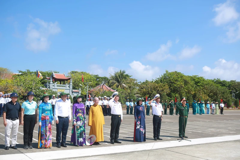 Linh thiêng sóng nước Trường Sa