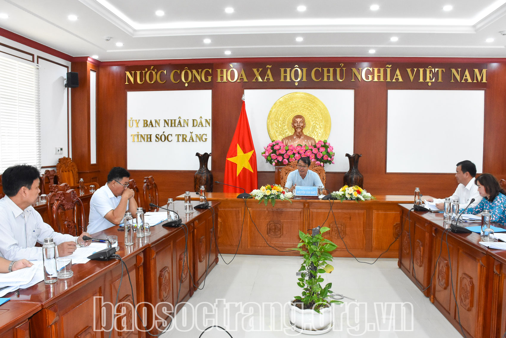 Xây dựng tờ trình quy định mức chi tặng quà cho người có công