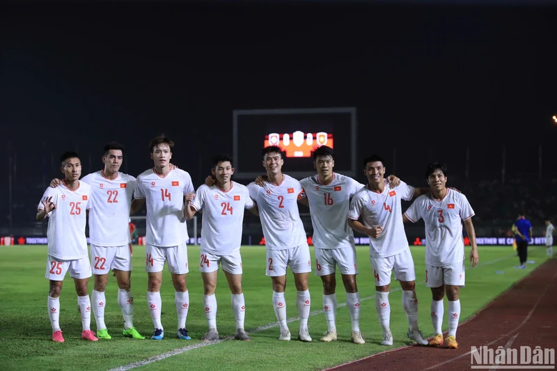 Đội tuyển Việt Nam đại thắng 4-1 trước Lào