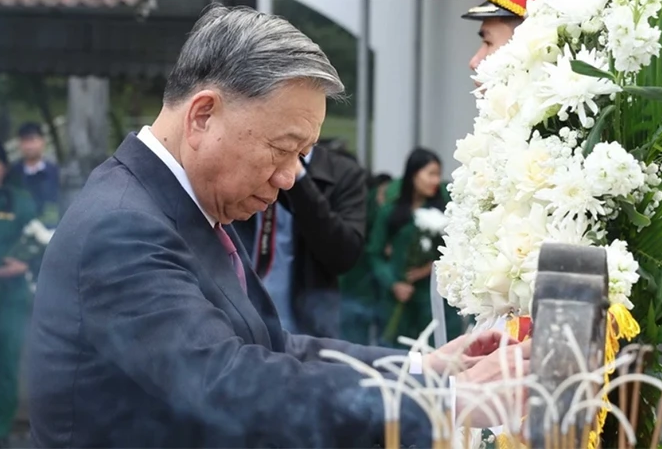 Tổng Bí thư Tô Lâm dâng hương tại Khu Di tích lịch sử cấp quốc gia đặc biệt Ngã ba Đồng Lộc