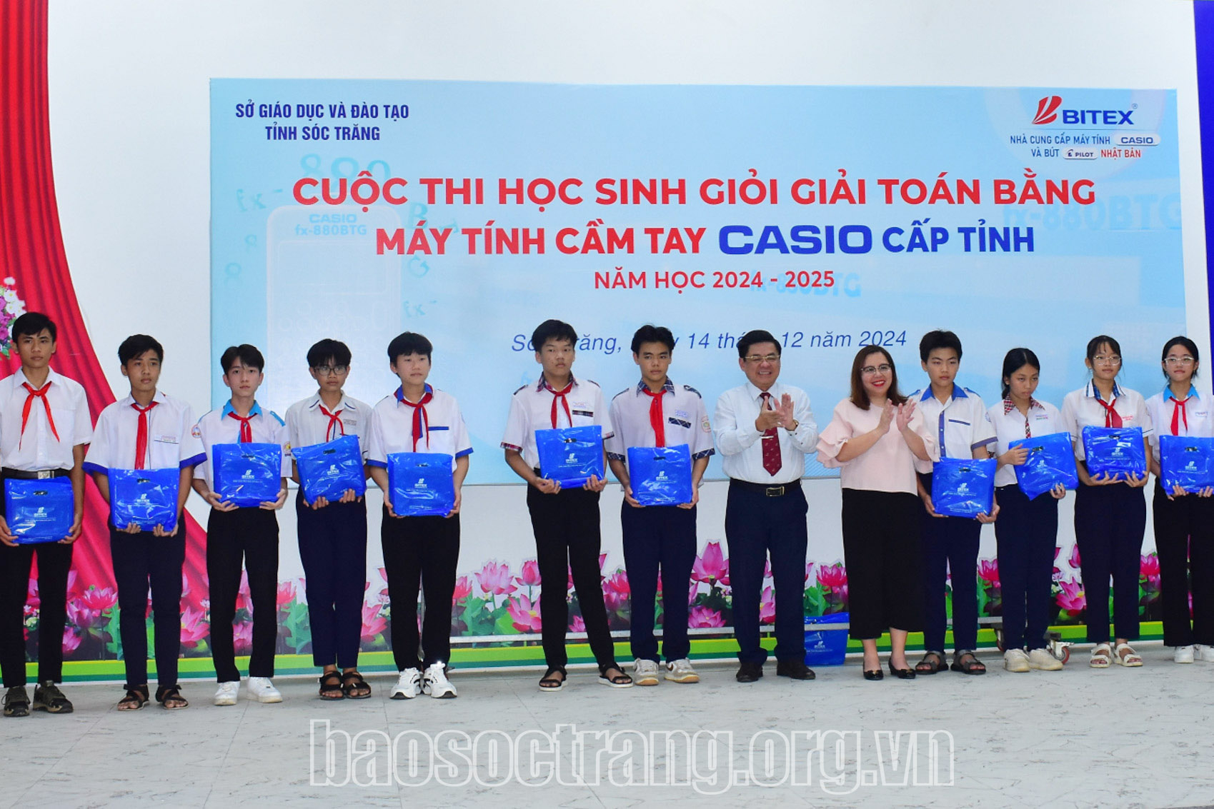 Có 246 thí sinh tham gia cuộc thi học sinh giỏi giải toán bằng máy tính cầm tay cấp tỉnh