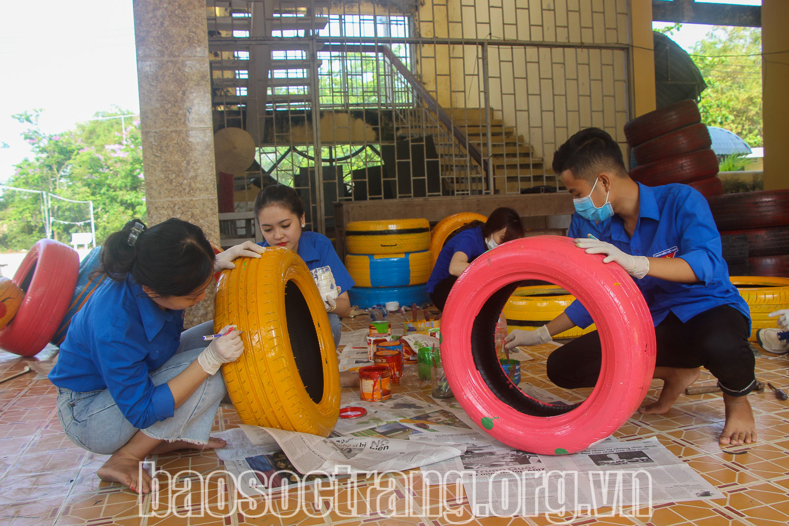 Chung sống với rác nhựa