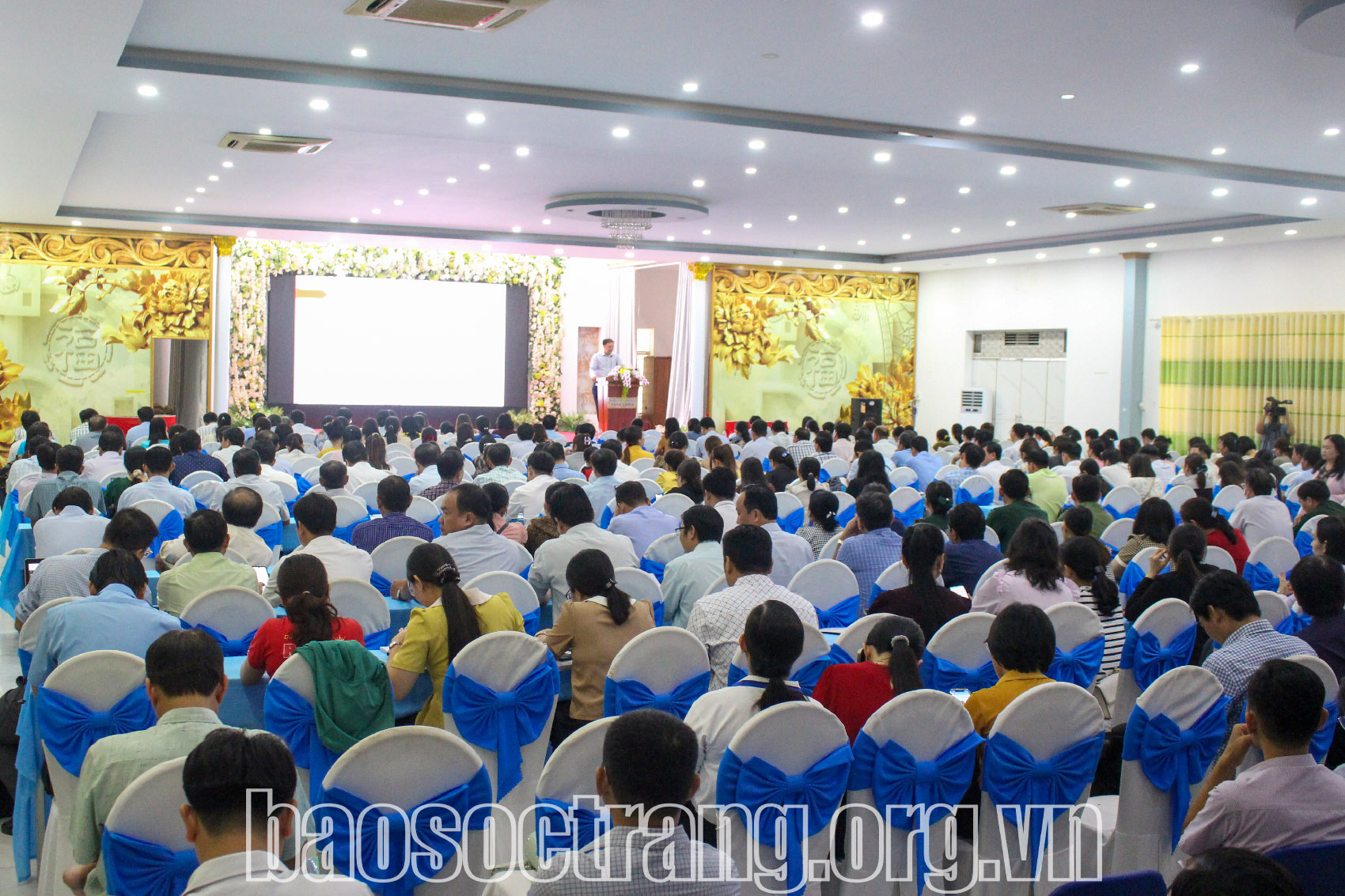 Tổ chức tập huấn nghiệp vụ cho 300 đại biểu phụ trách công tác thi đua, khen thưởng