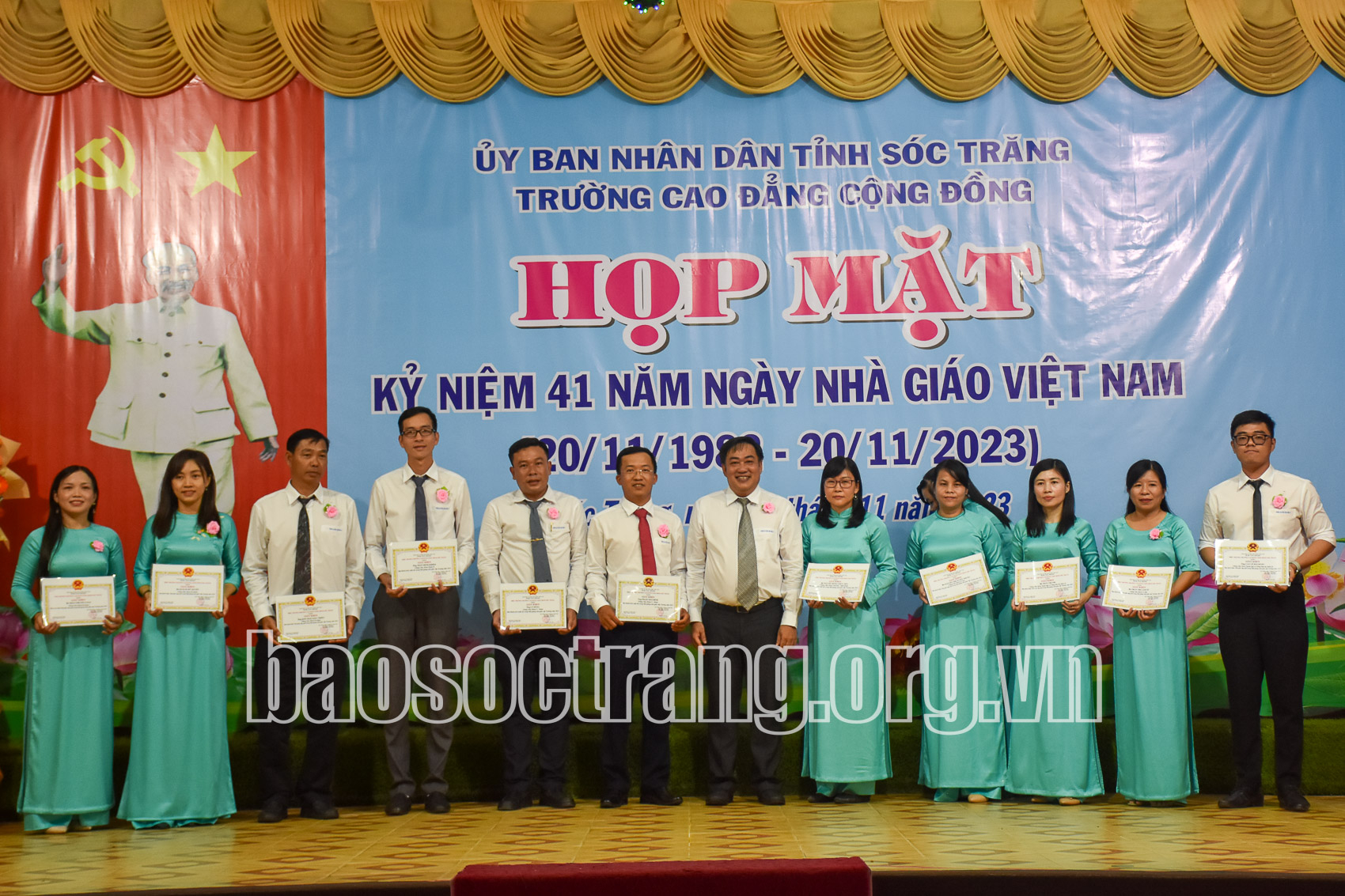 Vinh danh, khen thưởng nhiều nhà giáo có thành tích xuất sắc trong các hoạt động