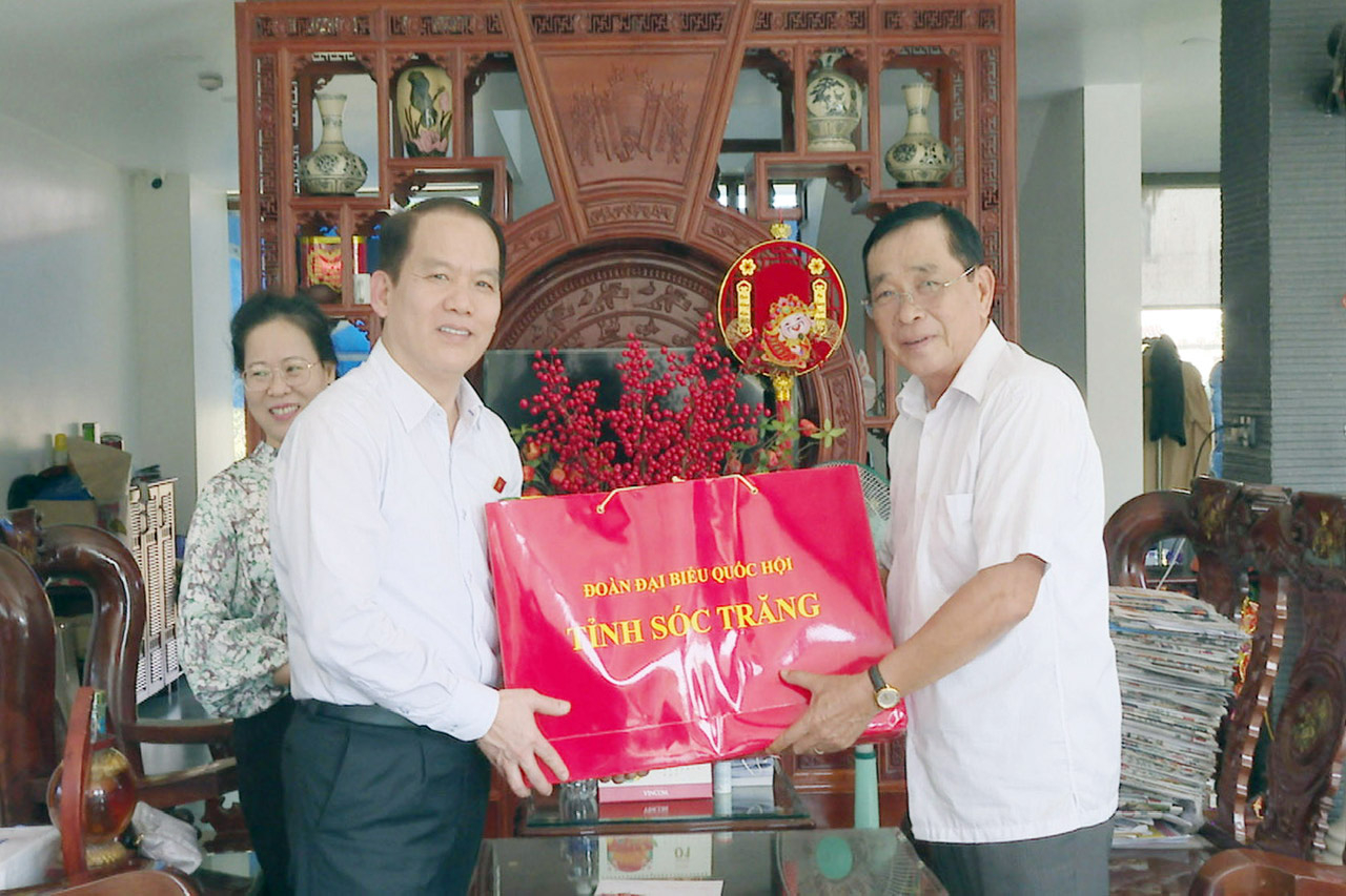 Thăm, chúc Tết cán bộ hưu trí tại thành phố Sóc Trăng