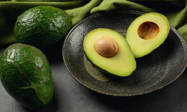 Nên ăn bao nhiêu quả bơ một ngày?