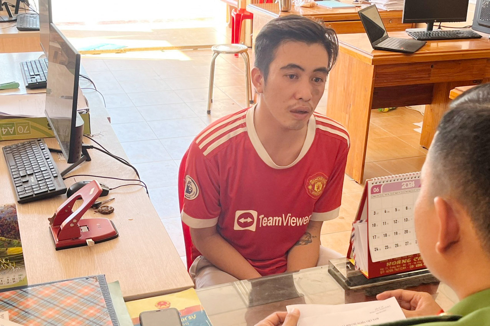 Công an thị xã Vĩnh Châu bắt giữ đối tượng cướp giật tài sản sau 7 giờ gây án