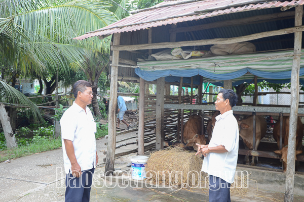Ông Lâm Khu - Bí thư Chi bộ ấp Bắc Dần, xã Phú Mỹ, huyện Mỹ Tú: Học Bác gần dân, sát cơ sở, nắm bắt tâm tư, nguyện vọng của người dân