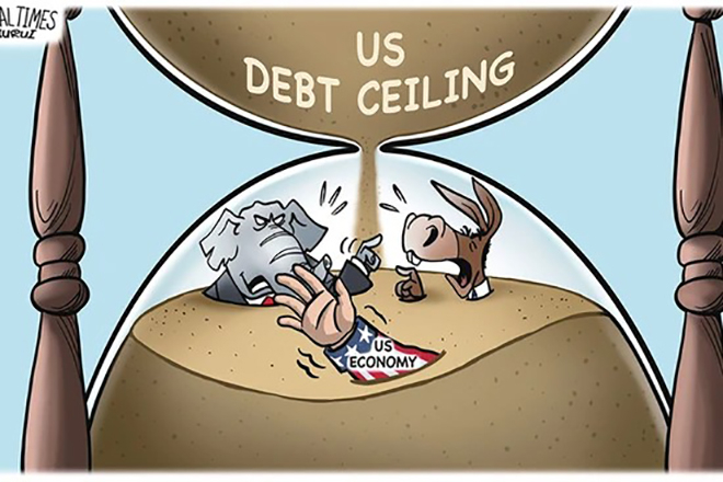 Mối lo "bong bóng nợ công"