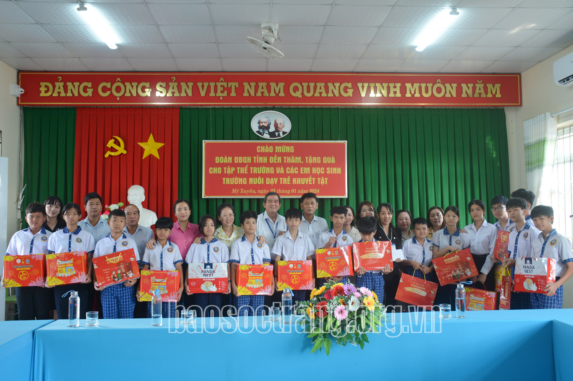 Thăm và chúc Tết Trường Nuôi dạy trẻ khuyết tật tỉnh và bệnh viện trên địa bàn tỉnh