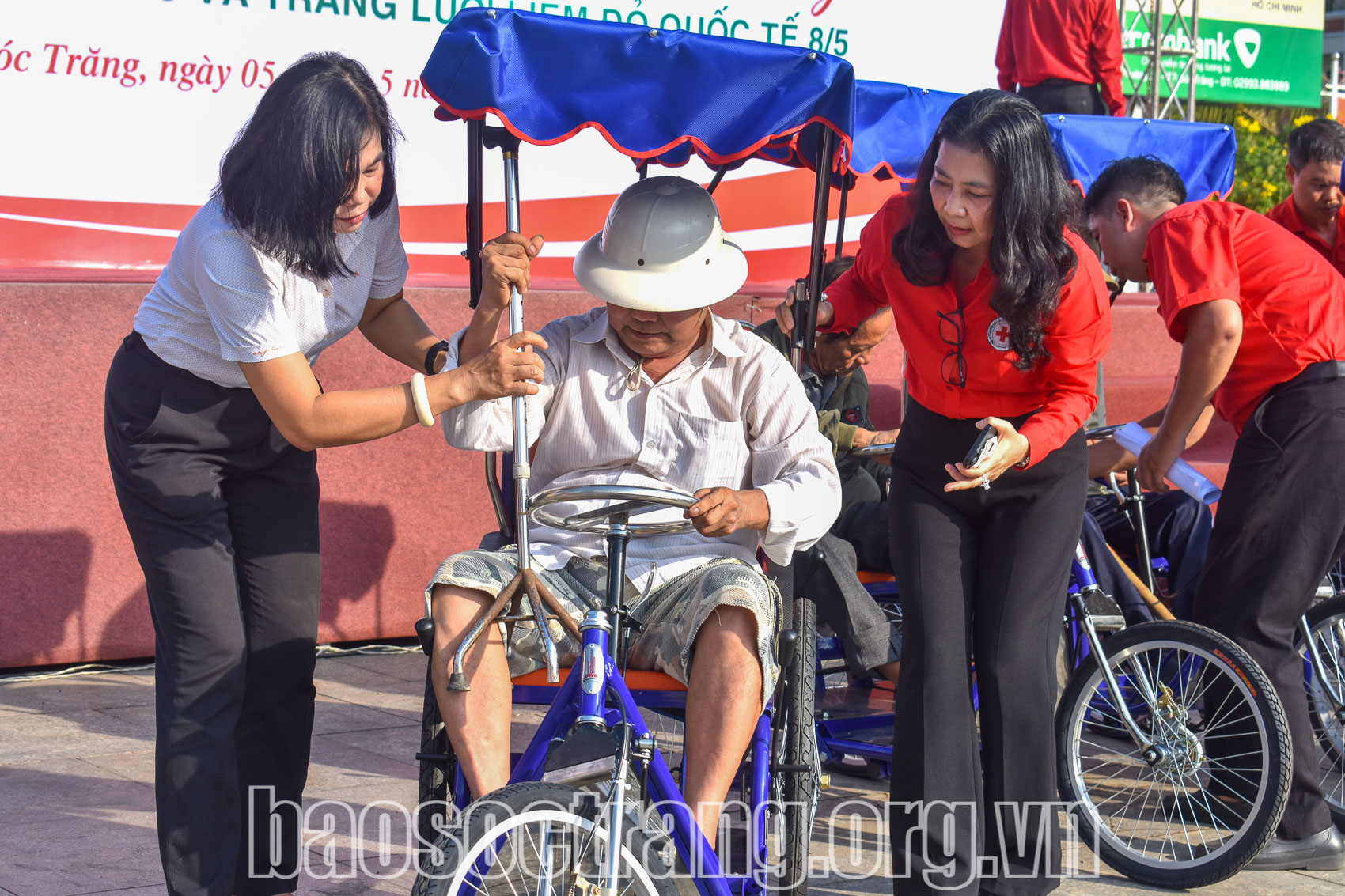 Tháng Nhân đạo - Tháng của những hoạt động thiện nguyện