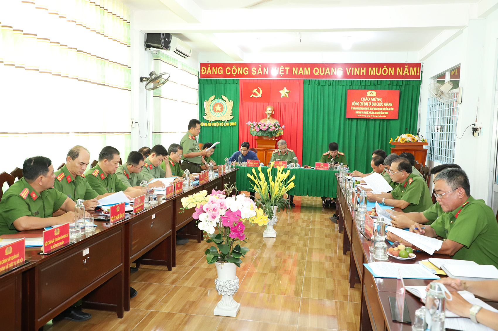 Giám đốc Công an tỉnh kiểm tra các mặt công tác 6 tháng đầu năm 2024 tại Công an huyện Cù Lao Dung