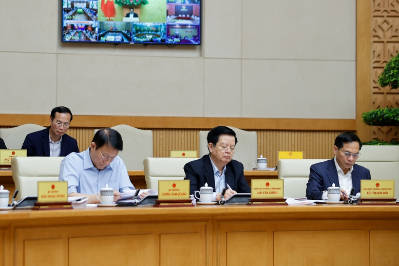 Thủ tướng: C&agrave;ng kh&oacute; khăn, th&aacute;ch thức, &aacute;p lực th&igrave; c&agrave;ng bản lĩnh, nỗ lực, phấn đấu vươn l&ecirc;n mạnh mẽ- Ảnh 6.