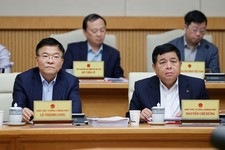 Thủ tướng: C&agrave;ng kh&oacute; khăn, th&aacute;ch thức, &aacute;p lực th&igrave; c&agrave;ng bản lĩnh, nỗ lực, phấn đấu vươn l&ecirc;n mạnh mẽ- Ảnh 8.