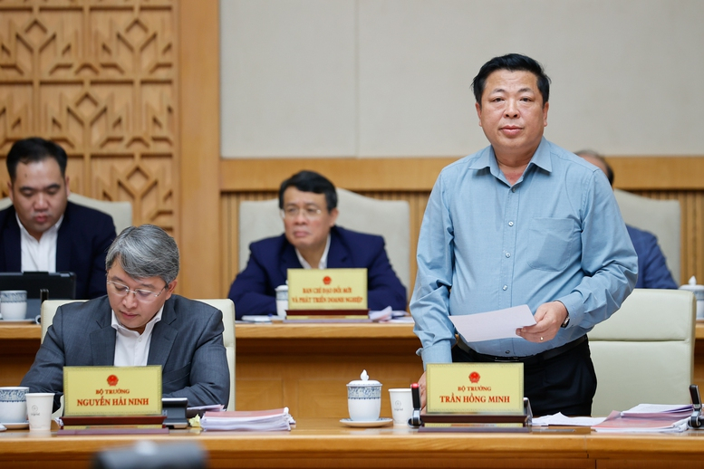 Thủ tướng: C&agrave;ng kh&oacute; khăn, th&aacute;ch thức, &aacute;p lực th&igrave; c&agrave;ng bản lĩnh, nỗ lực, phấn đấu vươn l&ecirc;n mạnh mẽ- Ảnh 12.