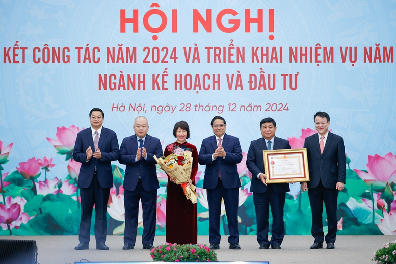 Thủ tướng: Ng&agrave;nh kế hoạch-đầu tư v&agrave; thống k&ecirc; tiếp tục ph&aacute;t huy tinh thần '5 ti&ecirc;n phong'- Ảnh 5.