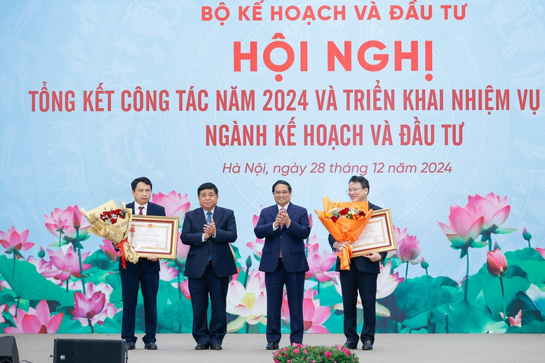 Thủ tướng: Ng&agrave;nh kế hoạch-đầu tư v&agrave; thống k&ecirc; tiếp tục ph&aacute;t huy tinh thần '5 ti&ecirc;n phong'- Ảnh 7.