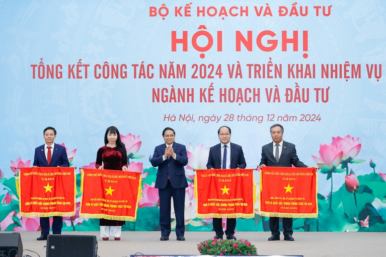 Thủ tướng: Ng&agrave;nh kế hoạch-đầu tư v&agrave; thống k&ecirc; tiếp tục ph&aacute;t huy tinh thần '5 ti&ecirc;n phong'- Ảnh 8.