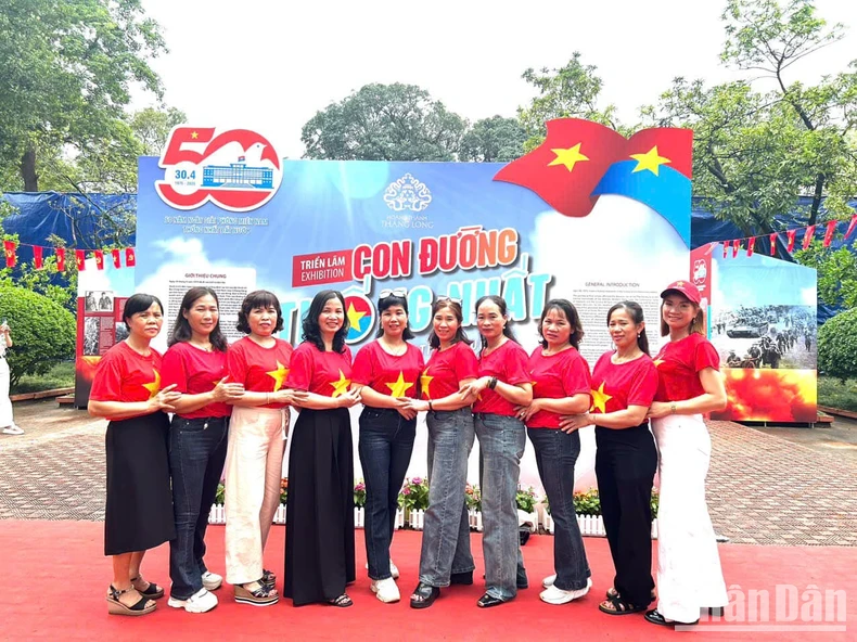 Các điểm du lịch tấp nập trong hai ngày đầu nghỉ lễ