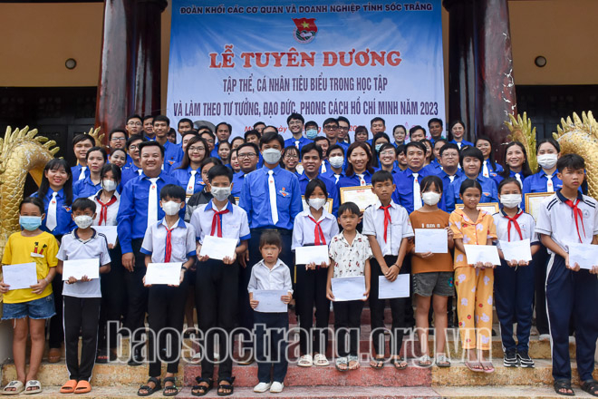 Tuyên dương 80 cá nhân, tập thể tiêu biểu trong học tập và làm theo Bác