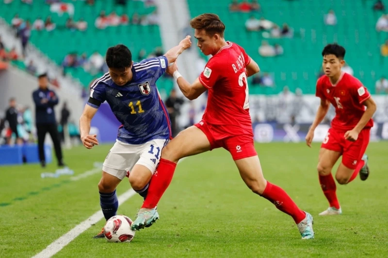 Đội tuyển Việt Nam thua 2-4 trước Nhật Bản dù rất nỗ lực