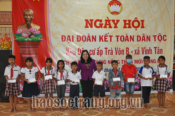 Vĩnh Châu phát huy giá trị Ngày hội Đại đoàn kết toàn dân tộc