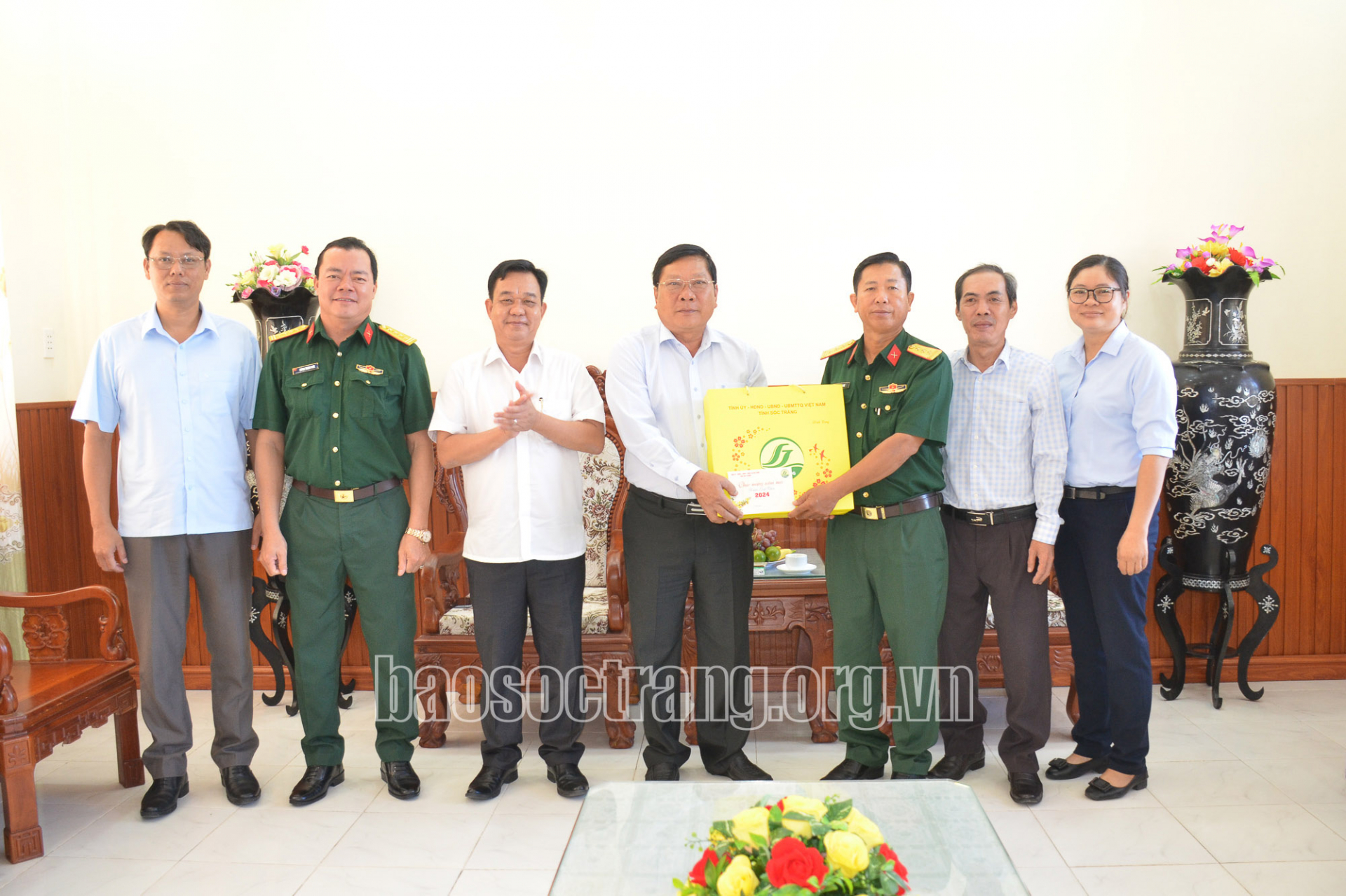 Tỉnh ủy thăm, chúc Tết Trung đoàn Bộ binh 897, cán bộ hưu trí và gia đình chính sách huyện Mỹ Xuyên và thành phố Sóc Trăng