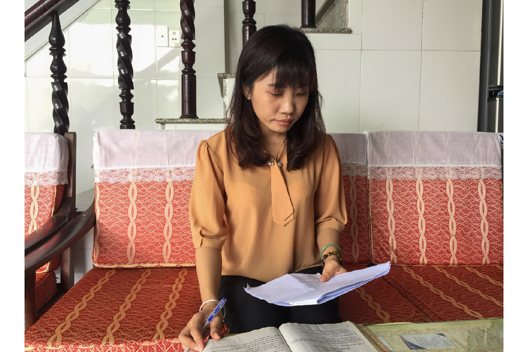 Tự học, tự rèn, làm gương cho học sinh