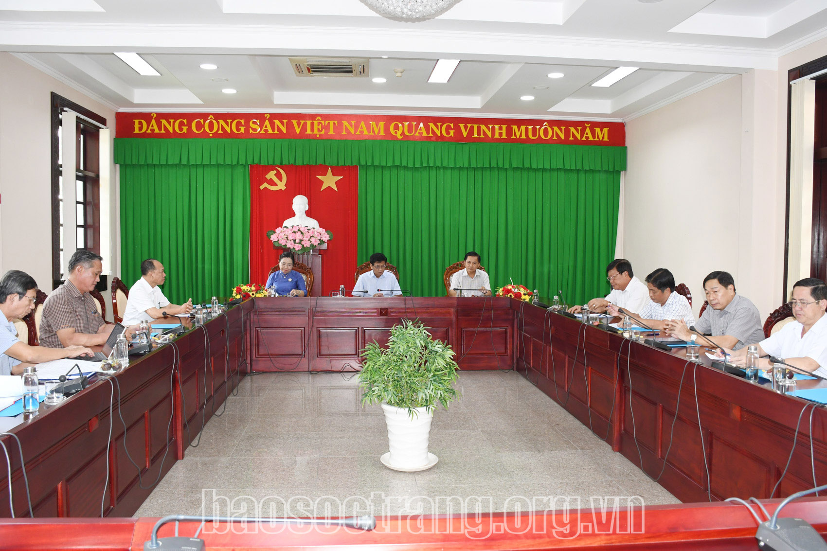 Tiểu ban Văn kiện Đại hội đại biểu Đảng bộ tỉnh Sóc Trăng lần thứ XV tổ chức họp phiên lần thứ nhất