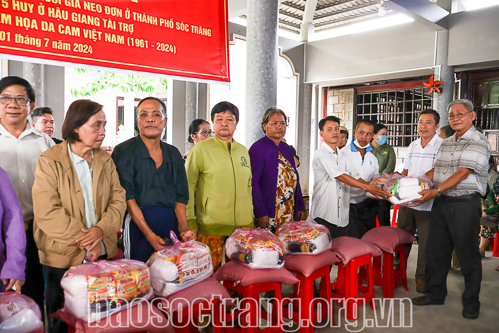 Trao 135 suất quà cho nạn nhân chất độc da cam, người khuyết tật ở thành phố Sóc Trăng