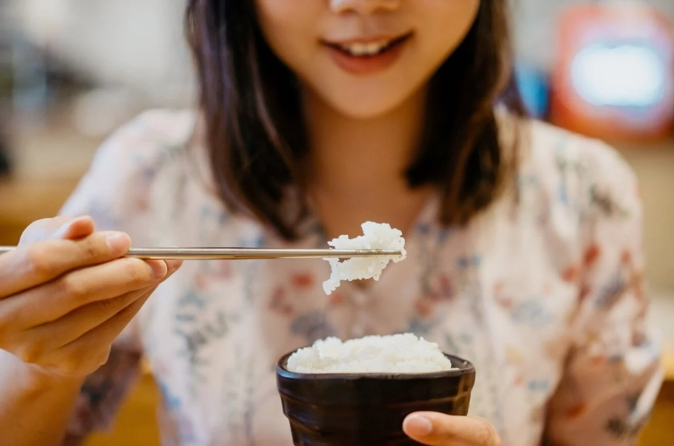 Cách ăn cơm thoải mái không lo tăng đường huyết