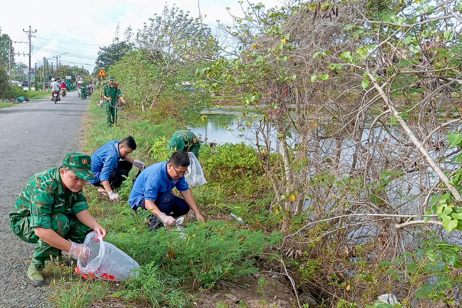 Ra quân thực hiện “Ngày Chủ Nhật xanh toàn quốc lần thứ 2 năm 2024”