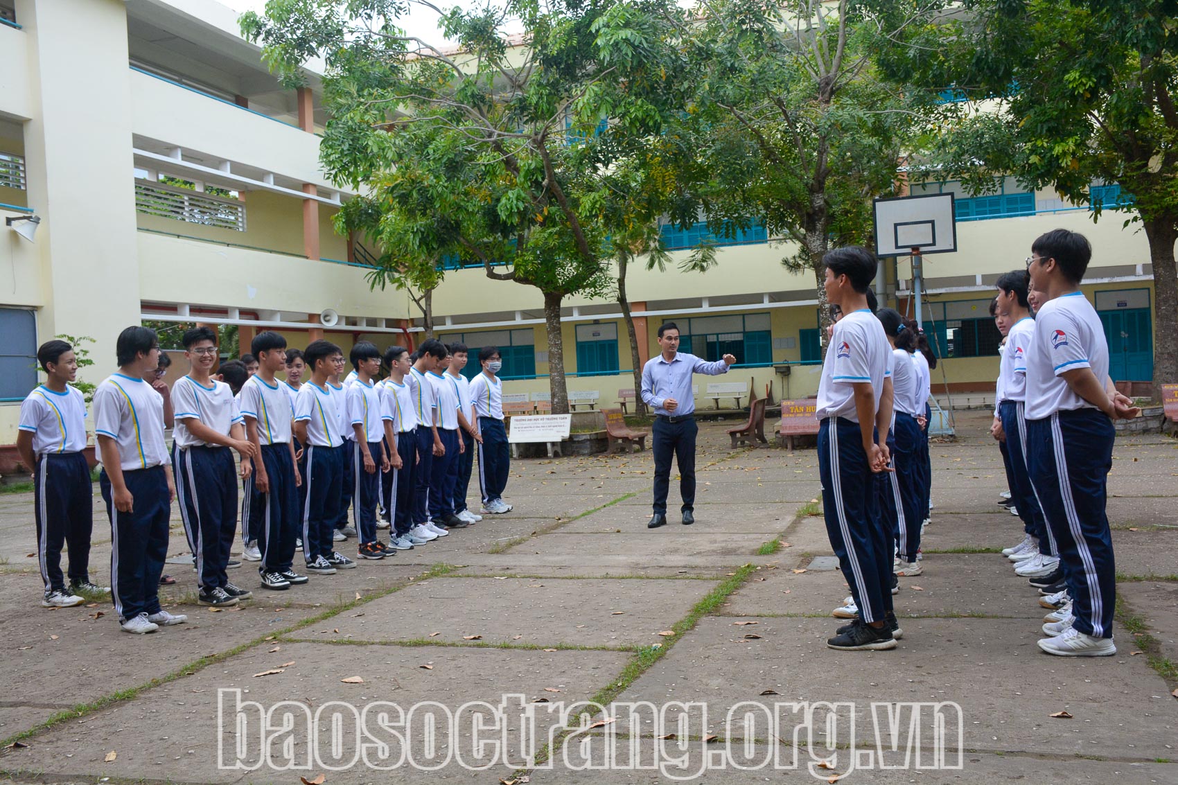 Bảo vệ thanh thiếu niên trước những tác động của thuốc lá