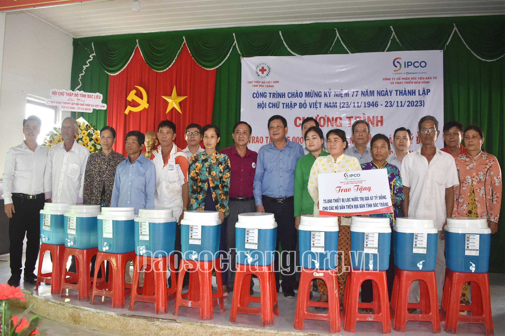 Hội Chữ thập đỏ tỉnh Sóc Trăng trao 75.000 thiết bị lọc nước cho các hộ dân