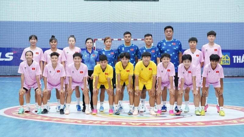 Đội tuyển futsal nữ Việt Nam chuẩn bị tham dự giải giao hữu tại Trung Quốc