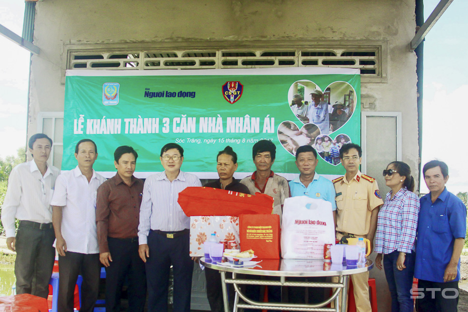 Bàn giao 3 căn nhà nhân ái