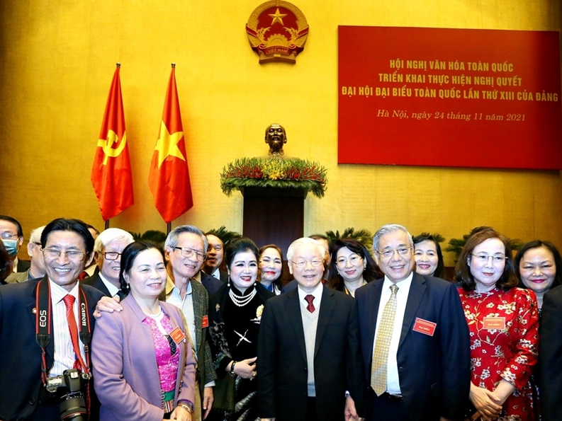 Tổng Bí Thư Nguyễn Phú Trọng: “Văn hóa còn thì dân tộc còn”; “Văn nghệ sỹ phải mang khát vọng lớn”