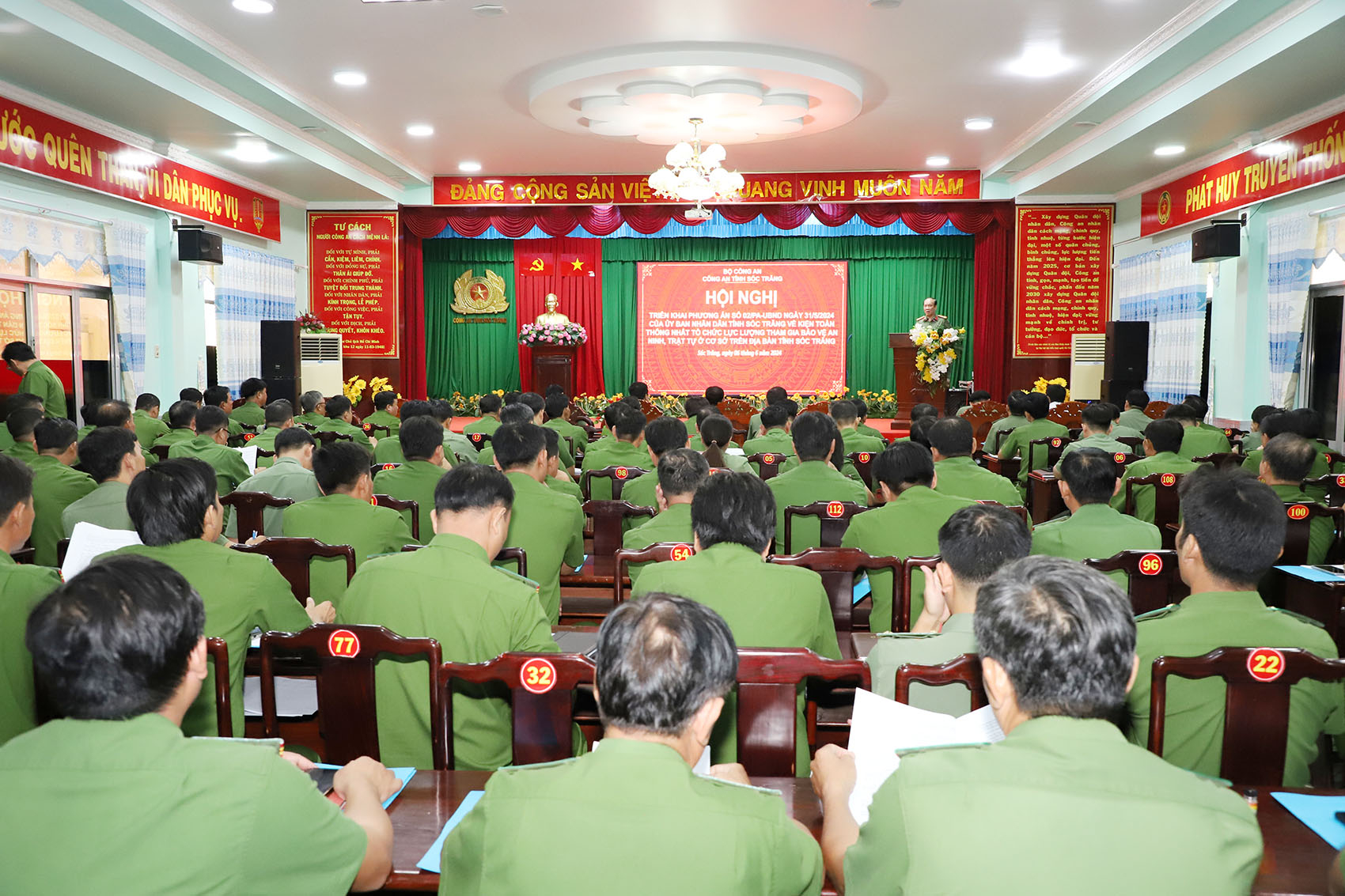 Kiện toàn thống nhất tổ chức lực lượng tham gia bảo vệ an ninh, trật tự ở cơ sở