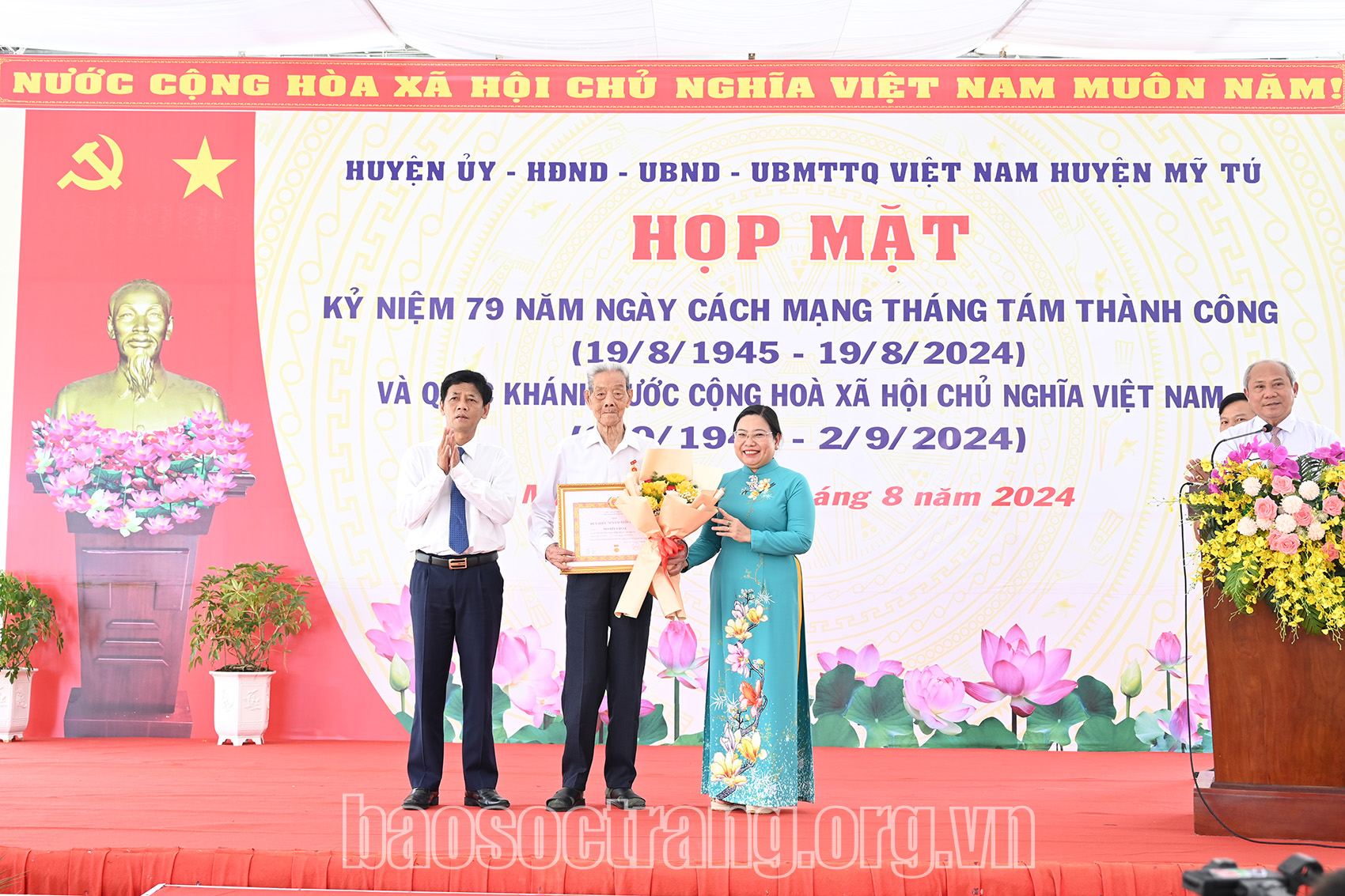 Huyện Mỹ Tú long trọng tổ chức Lễ kỷ niệm 79 năm ngày Cách mạng Tháng Tám và Quốc khánh 2/9