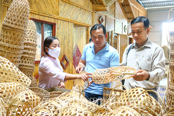 Xây dựng thương hiệu cho các sản phẩm làng nghề truyền thống