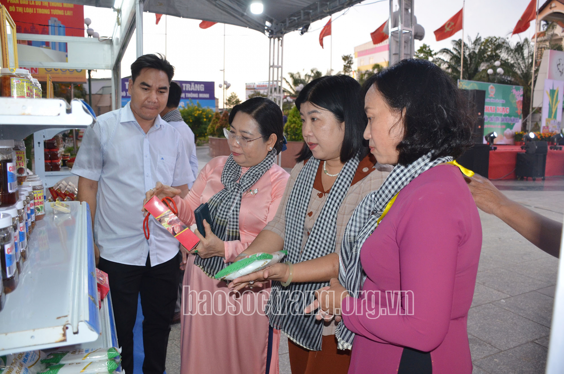 Có 30 gian hàng tham gia “Phiên chợ nông sản an toàn - chất lượng” lần thứ III năm 2024