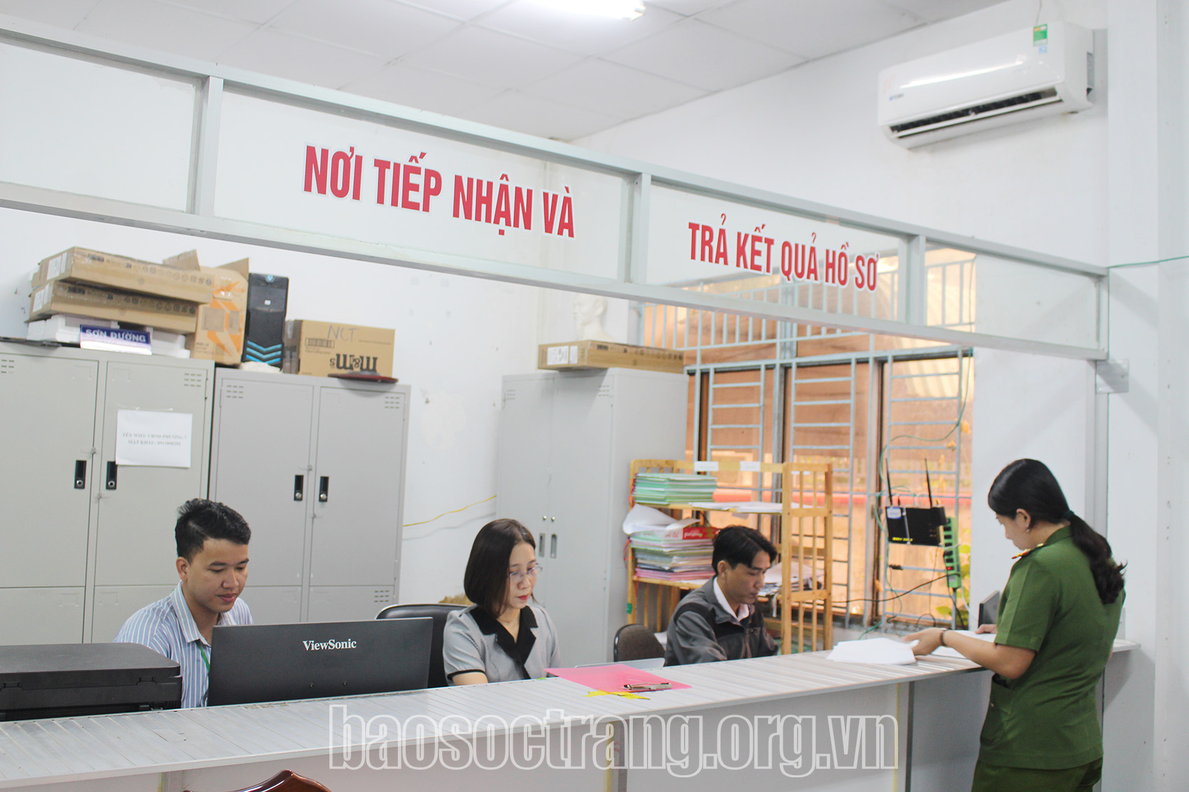 Kiểm tra đột xuất giờ giấc làm việc của cán bộ, công chức tại Phường 7 và Phường 10