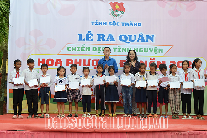 Tổ chức ra quân Chiến dịch tình nguyện Hoa phượng đỏ năm 2023